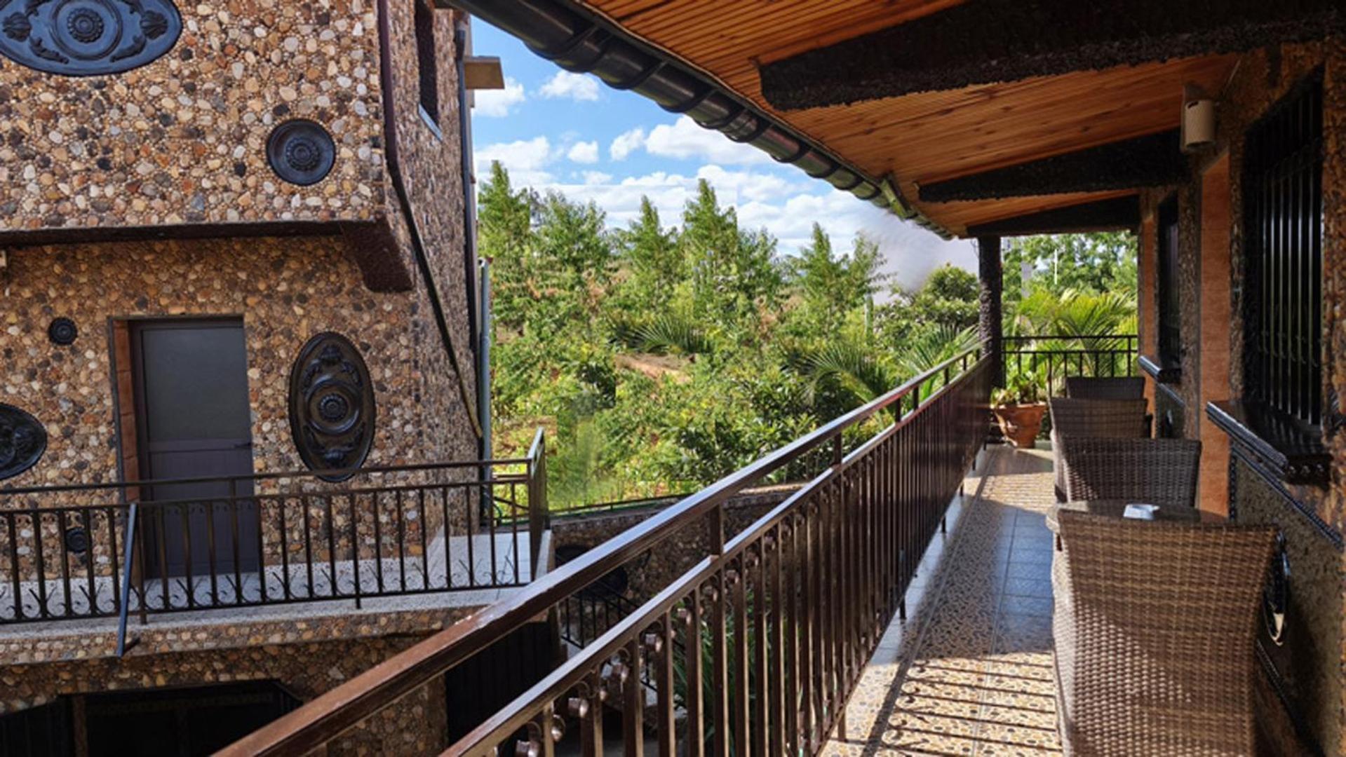 Hotel Restaurant Le Miamiam Glouglou Ambositra المظهر الخارجي الصورة