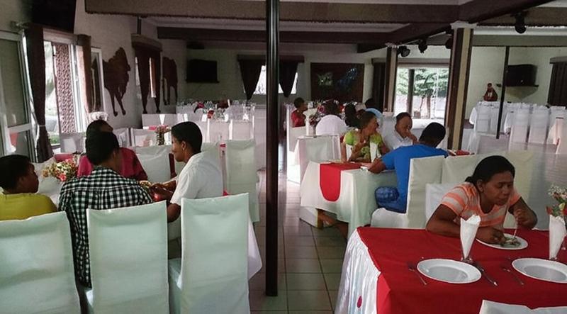 Hotel Restaurant Le Miamiam Glouglou Ambositra المظهر الخارجي الصورة