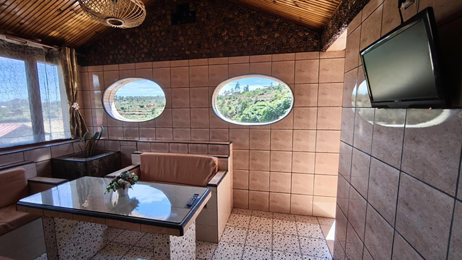 Hotel Restaurant Le Miamiam Glouglou Ambositra المظهر الخارجي الصورة